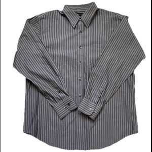 DOCKERS | 100% Cotton V
Button Down Shirt size 16/16.5